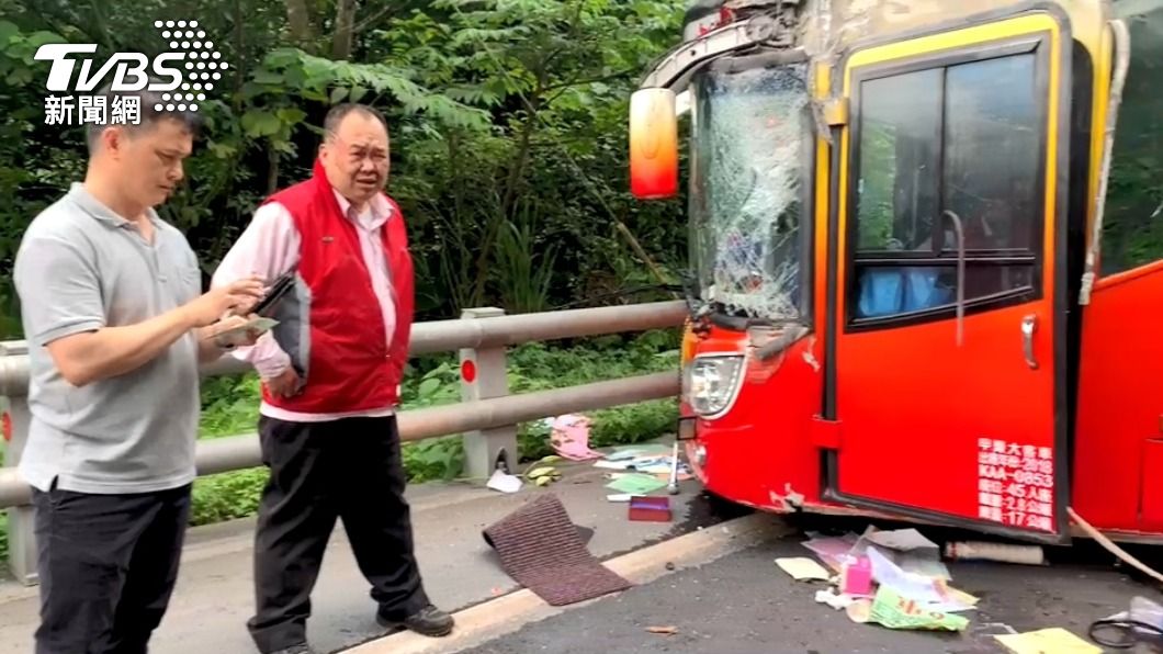 遊覽車撞山5死20傷 肇事駕駛稱:踩不到煞車