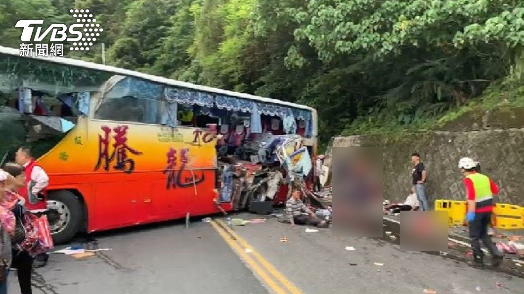 不斷更新／遊覽車撞山再添一死！　累計6人亡