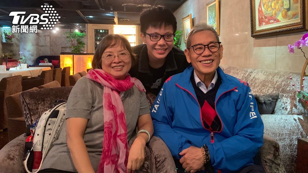 為乾爸而戰!鄭怡靜WTT賽前知死訊強忍悲傷奪冠致敬