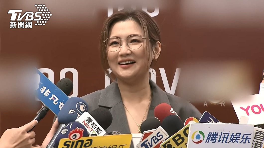 阿中才剛分手尹馨 Selina自爆「小7歲嫩男狂追」