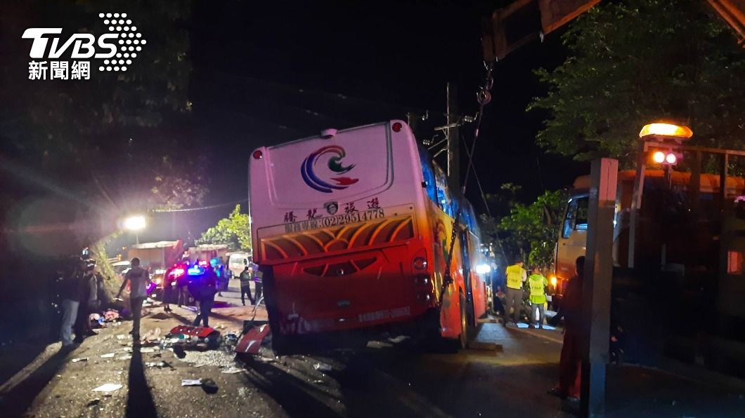 蘇花公路遊覽車撞山壁事故釀6死　檢警擴大偵辦
