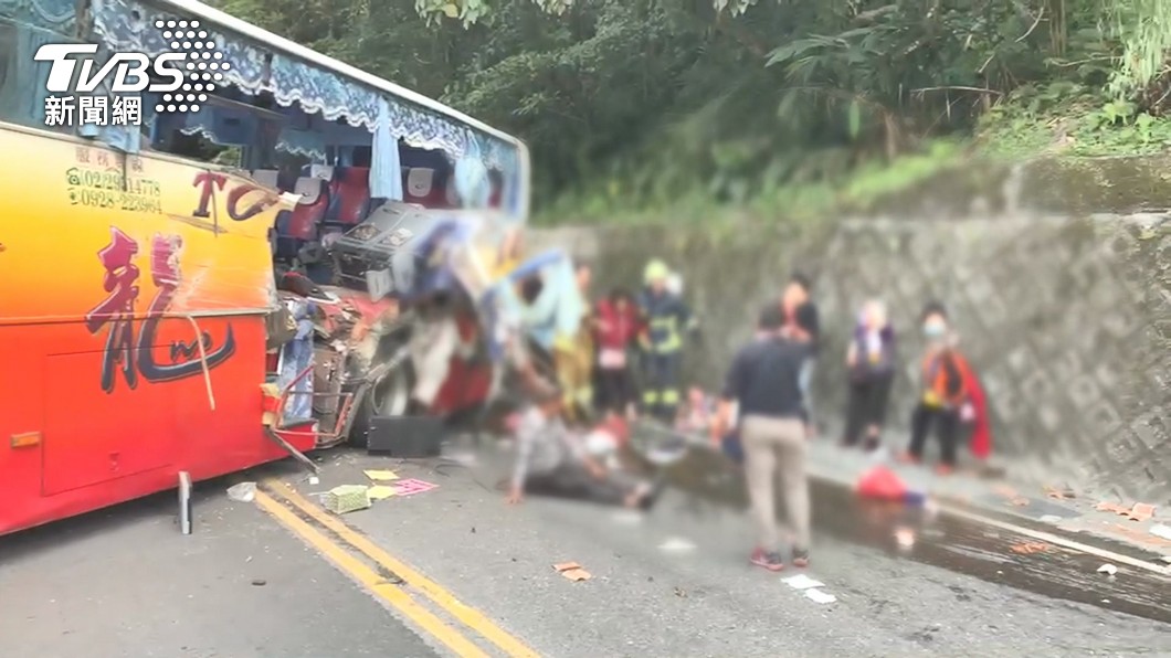 蘇花公路遊覽車撞山壁　3壽險啟動保戶調查理賠