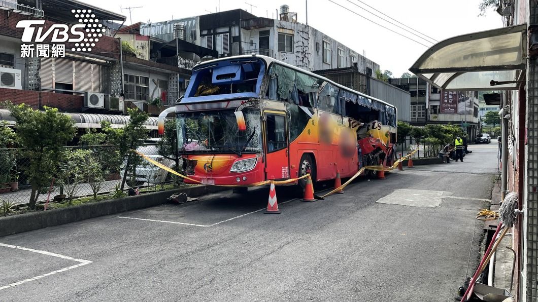 遊覽車蘇花撞山壁 侯友宜籲避免使用肇事公司車輛