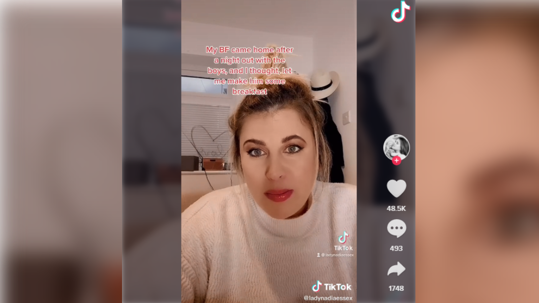 英國女專欄作家分享一段因為智慧錶抓包男友偷吃的故事。(圖/翻攝自ladynadiaessex TikTok)