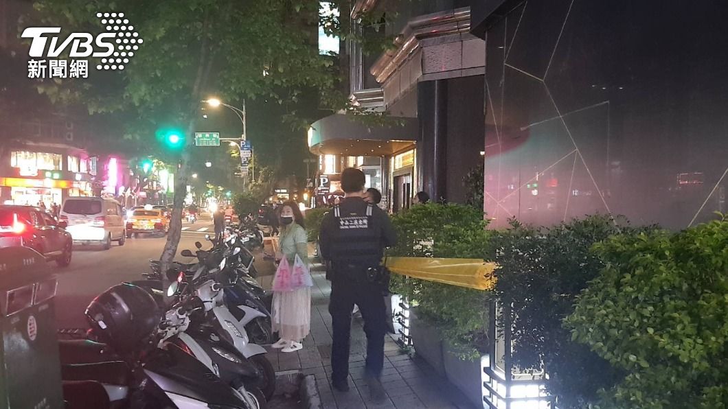 警方抵達現場釐清狀況。(圖/TVBS)