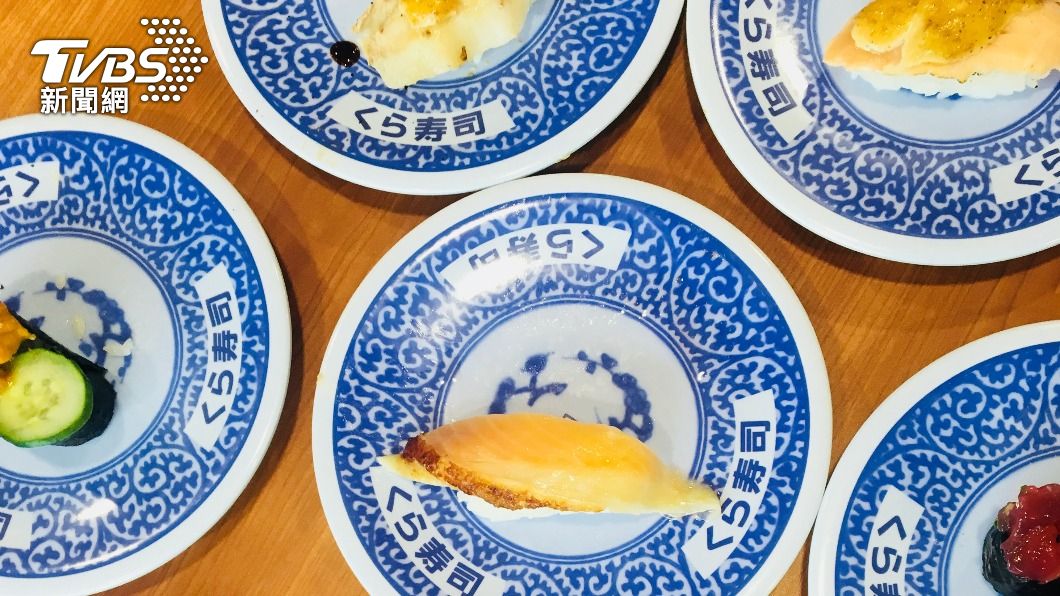 劉鮭魚跑錯棚到藏壽司吃飯,荷包當場欲哭無淚。(圖/TVBS)
