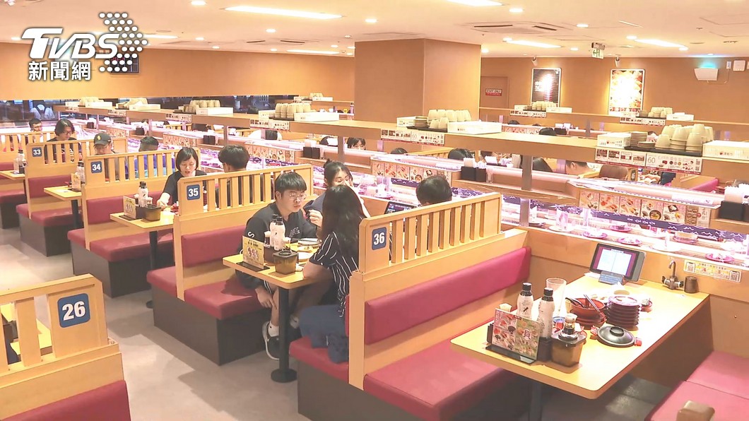 許多民眾為了享用免費大餐而改名。(示意圖/TVBS)