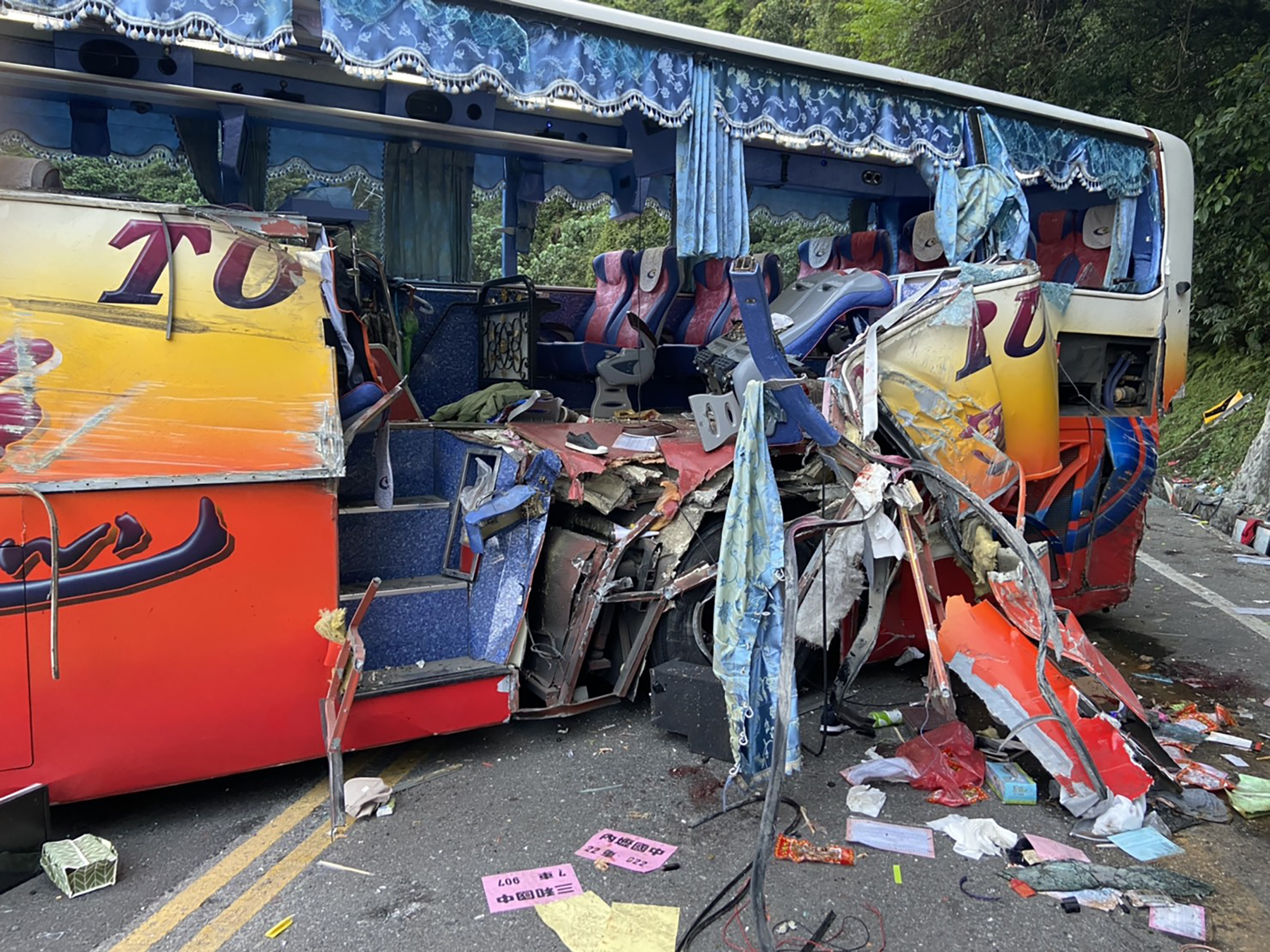 找原因！蘇花公路遊覽車撞山　車齡3年　司機20年駕駛經驗