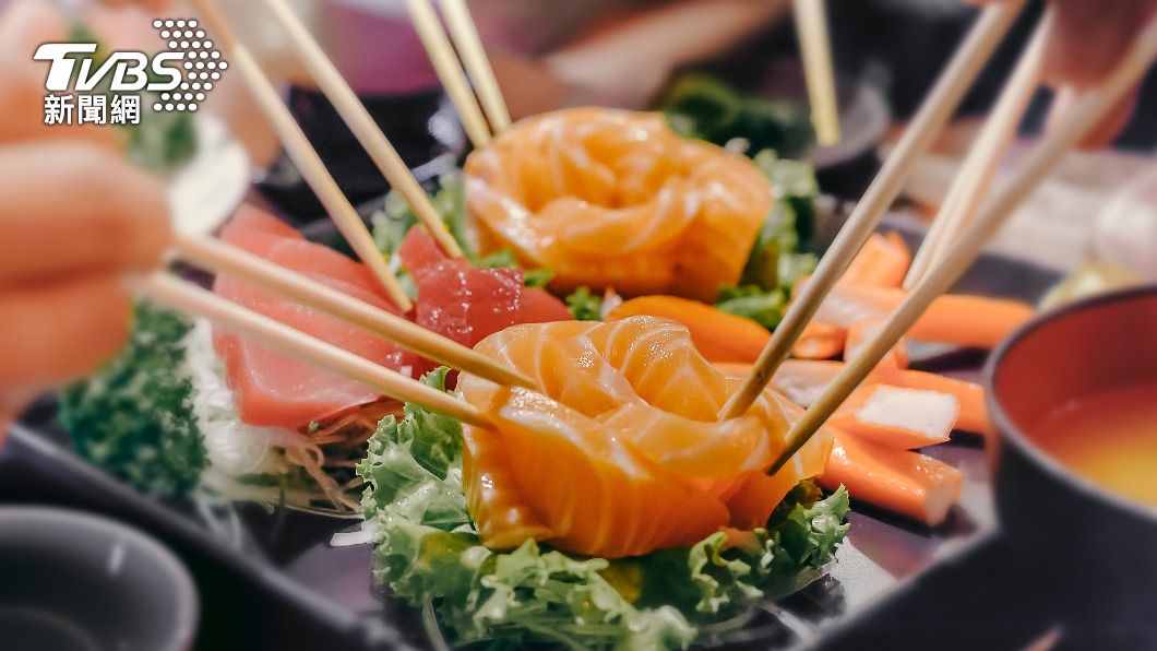 吃爆鮭魚!營養師曝「發胖中毒」風險:10顆為限