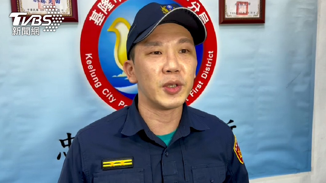基隆市警局第一分局忠二路派出所長張畯盛表示,該警員今日會把名字改回來。(圖/TVBS)