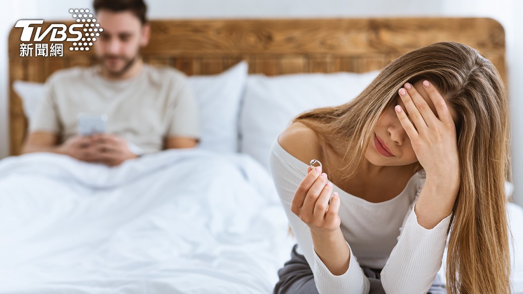 夫妻倆完全不想碰彼此,偏偏老公堅決不肯離婚。(示意圖,與本事件無關/shutterstock達志影像)