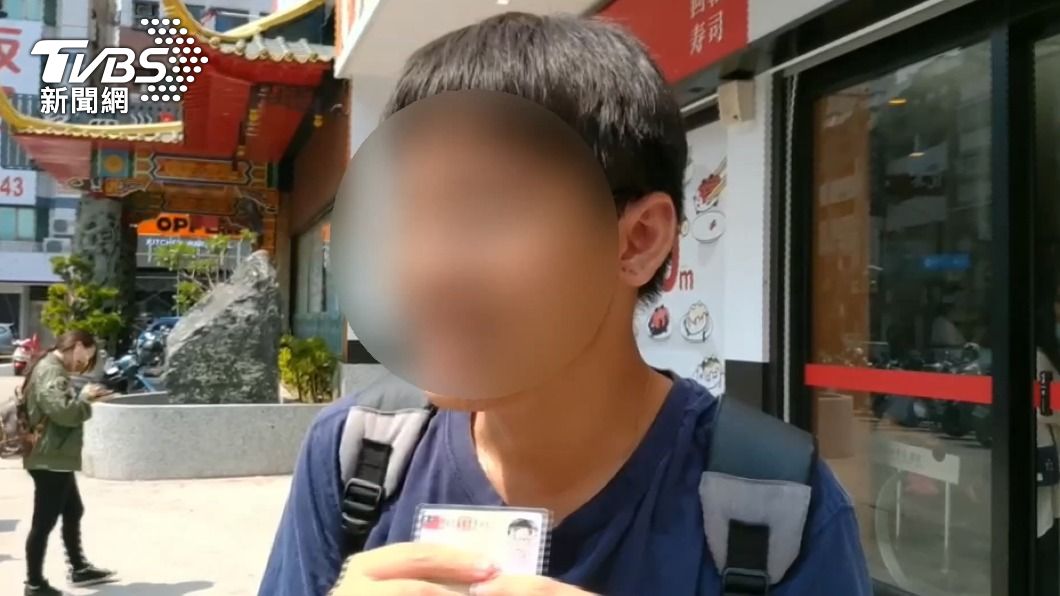 張男為了享用免費的壽司大餐,將名字改成「張鮭魚之夢」。(圖/TVBS資料畫面)