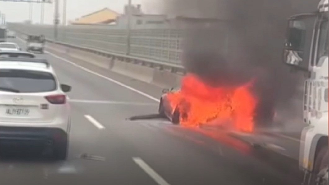 西濱火燒車姨甥慘死 「童困後座成焦屍」煉獄現場曝