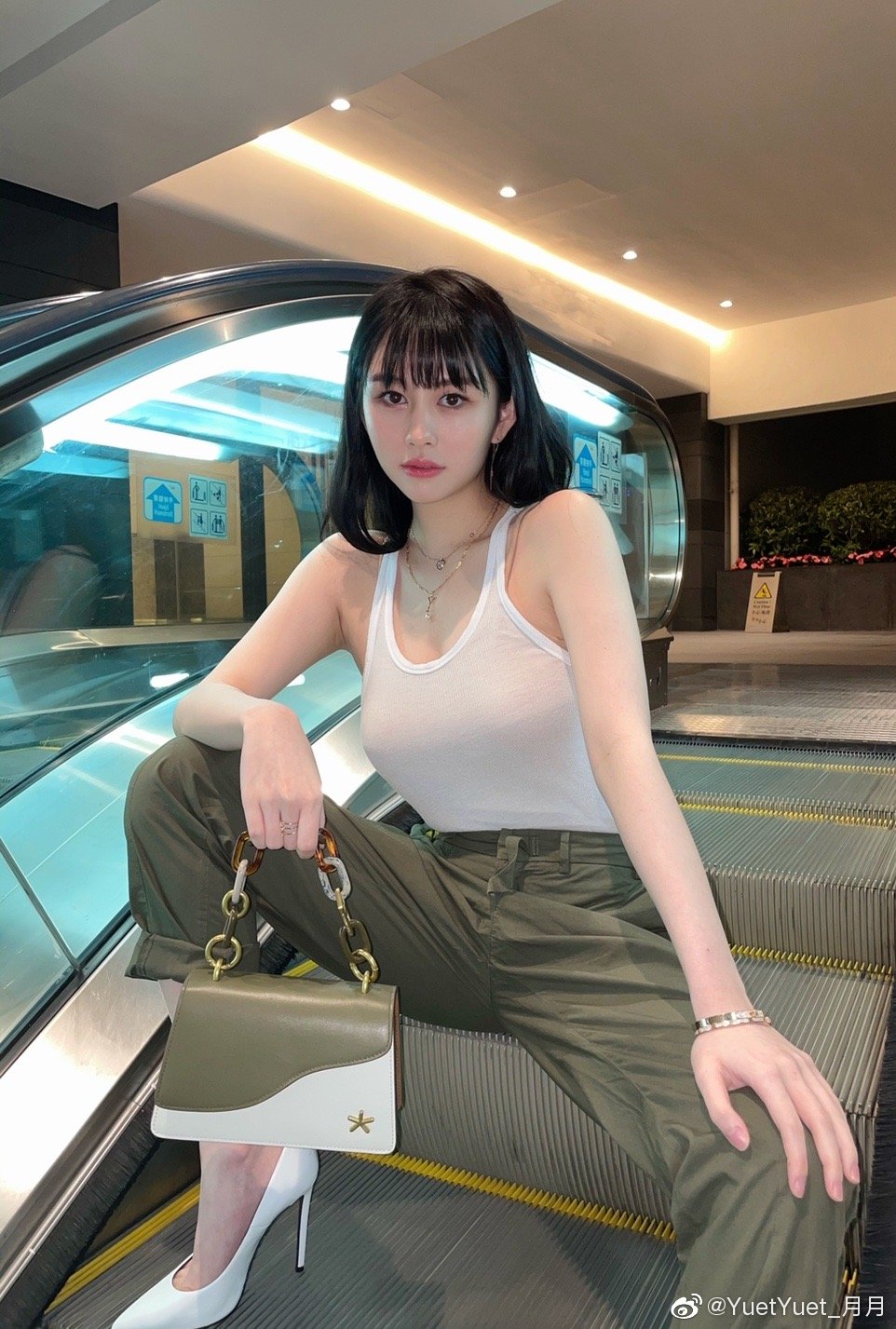 沈月曬出一系列美照。(圖/翻攝自沈月微博)