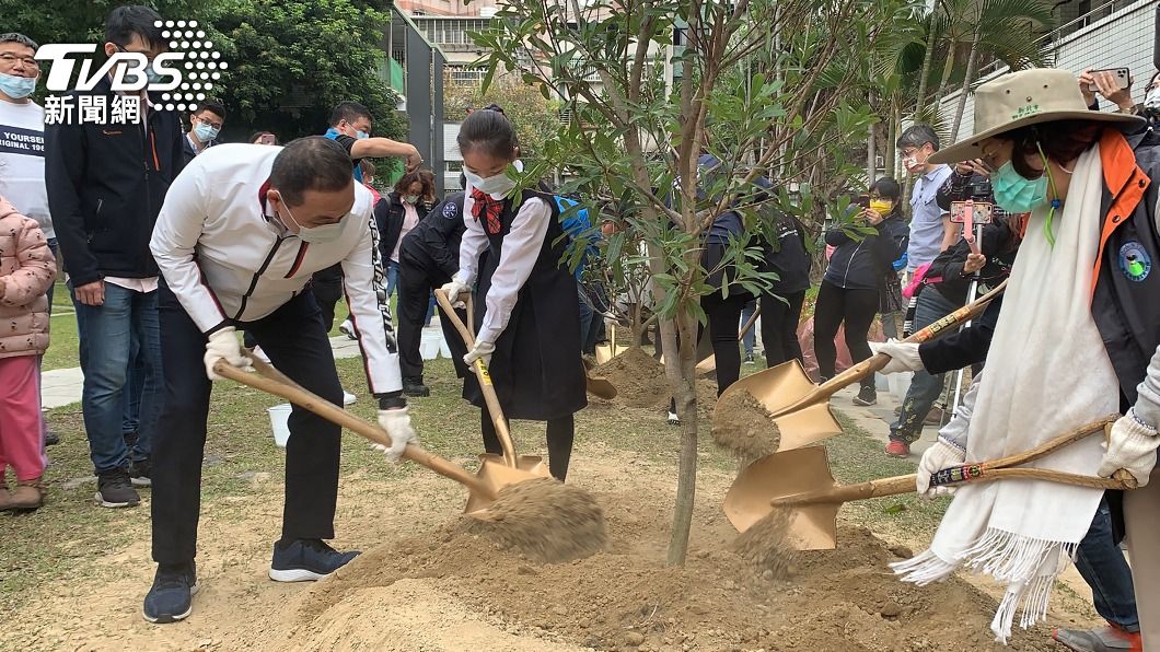 新北推10年「校園植樹計畫」　侯友宜目標種40萬株