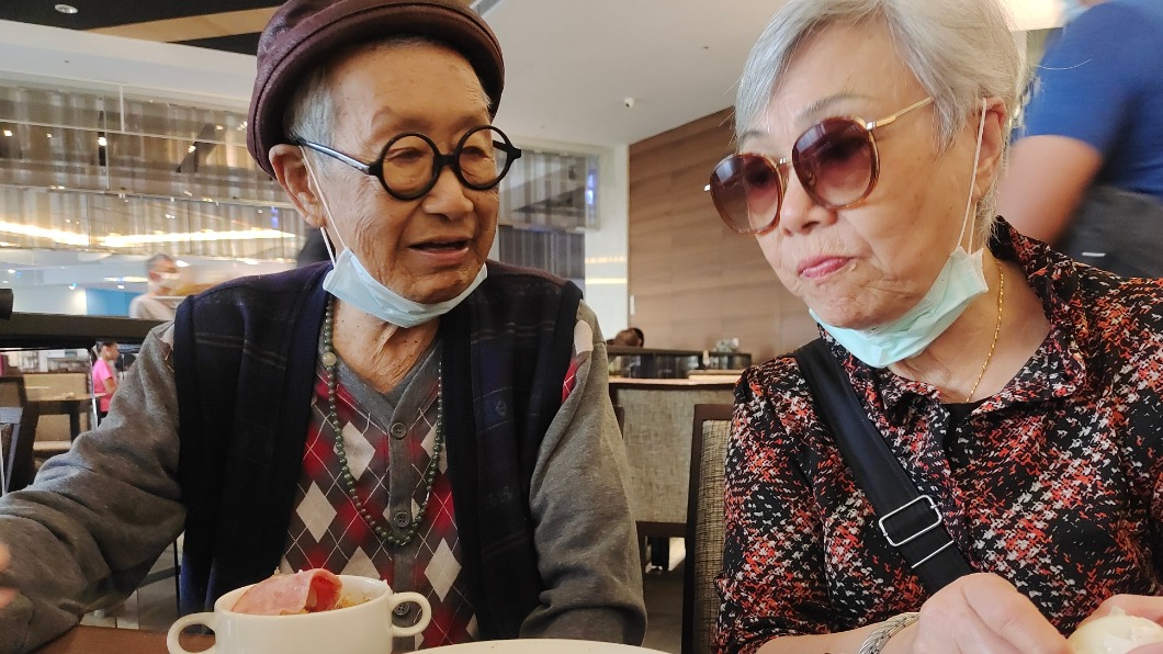 87歲脫線氣色相當好。(圖/翻攝自脫線臉書)