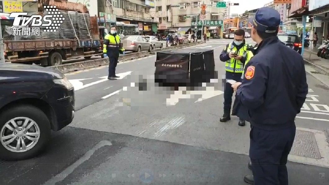 信義區7旬婦過馬路遭公車輾斃　司機：真的沒看到人