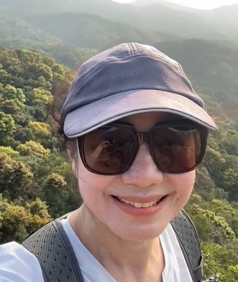 鍾楚紅素顏美貌驚人。(圖/翻攝自鍾楚紅微博)