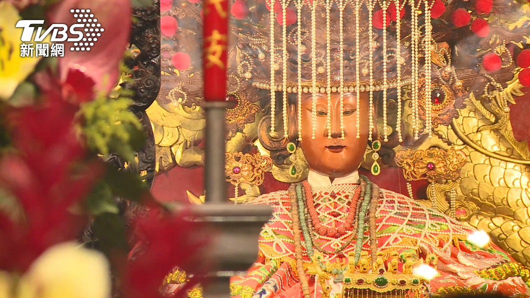 大甲鎮瀾宮媽祖擁有一批信徒追隨。(圖/TVBS)