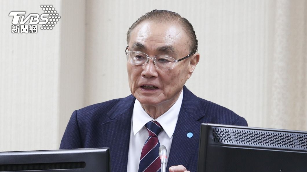備詢一度動怒　馮世寬：年初生病醒後不再委曲求全