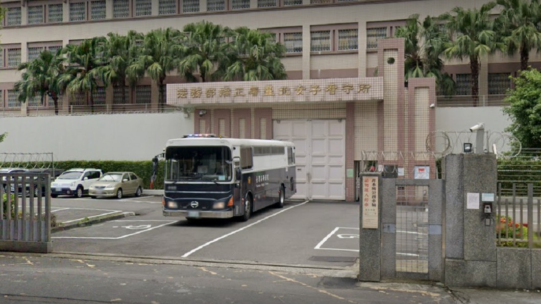 女子看守所遭爆有3名女囚翹班脫逃,跑到摩鐵開趴。(圖/翻攝自Google Map)