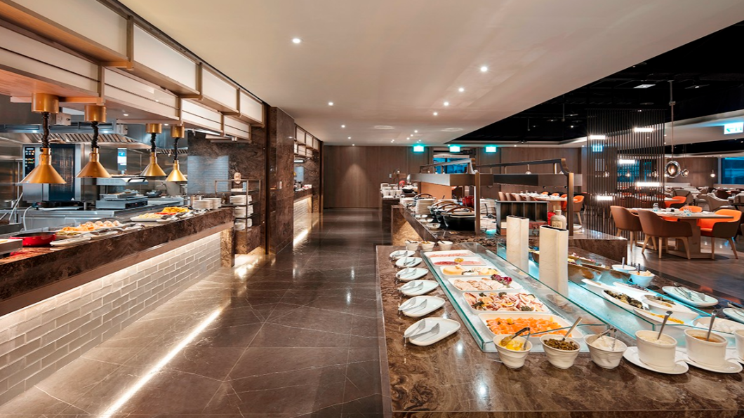 悅市集全日餐廳全新型態Semi-buffet,只要360元起就能吃到飽。(圖/翻攝自新板希爾頓酒店網站)