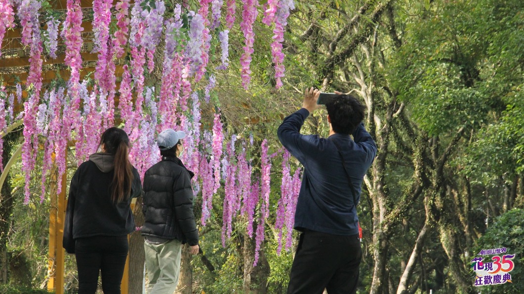 劍湖山世界為慶祝35週年,即日起至21日推出「花現35狂歡慶典」。(圖/翻攝自劍湖山世界臉書)