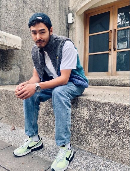 阮經天改變造型，滿臉長滿鬍子。（圖／翻攝自阮經天IG）
