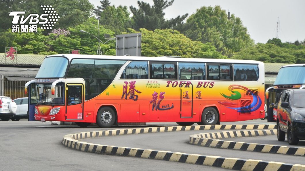 718輛遊覽車召回檢核　林佳龍：讓民眾搭得安心