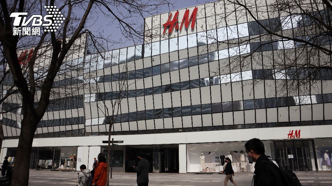 H&M抵制新疆棉花事件發酵,Adidas、Nike股價紛紛下跌。(圖/達志影像路透社)