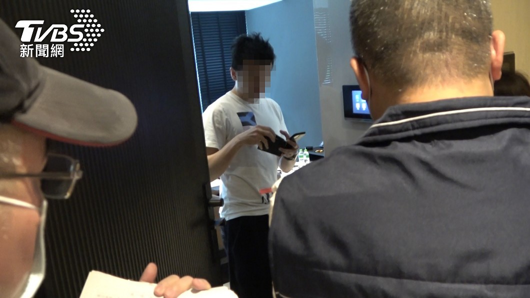 居檢外出拒繳30萬 男聽「保時捷被查封」秒掏卡付清