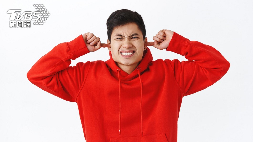 鄰居大哥把聲音開得超大聲，讓男網友受不了。（示意圖，非當事人／shutterstock 達志影像）