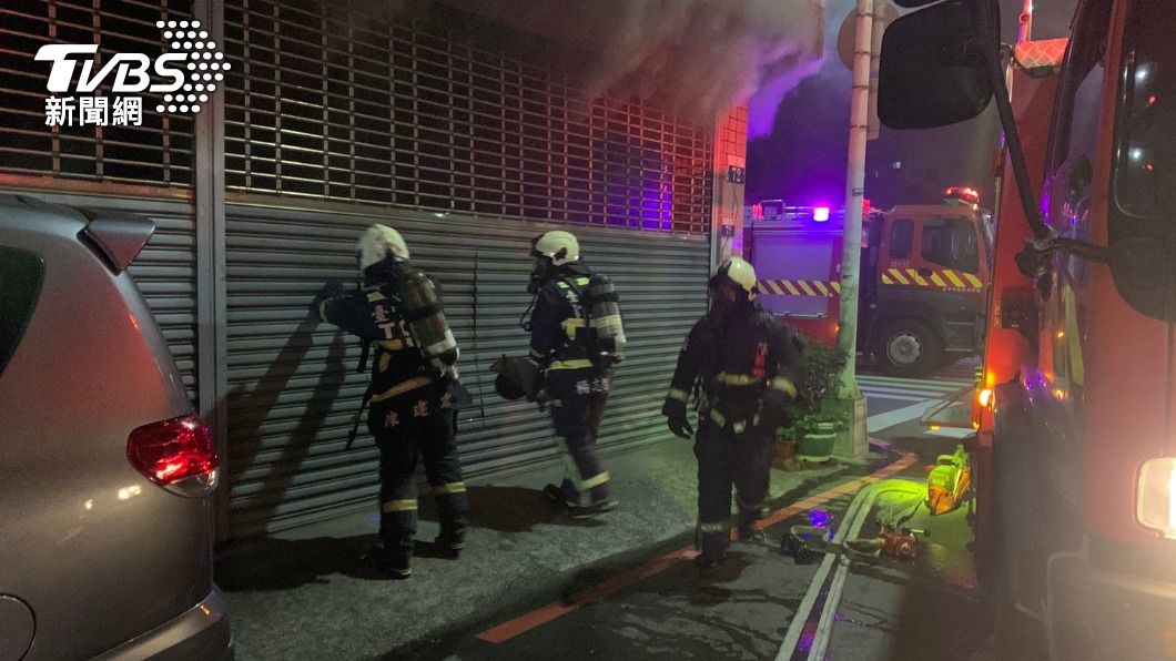 台中神岡透天厝火警　消防員救出受困民眾
