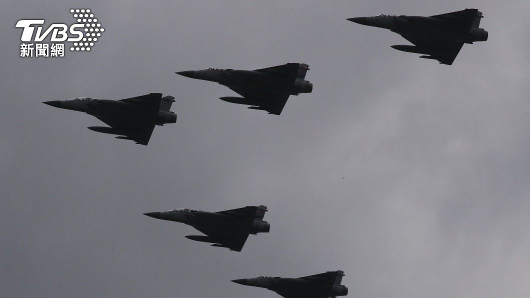 空軍:除F-5戰機 空軍所有機種月底前復飛