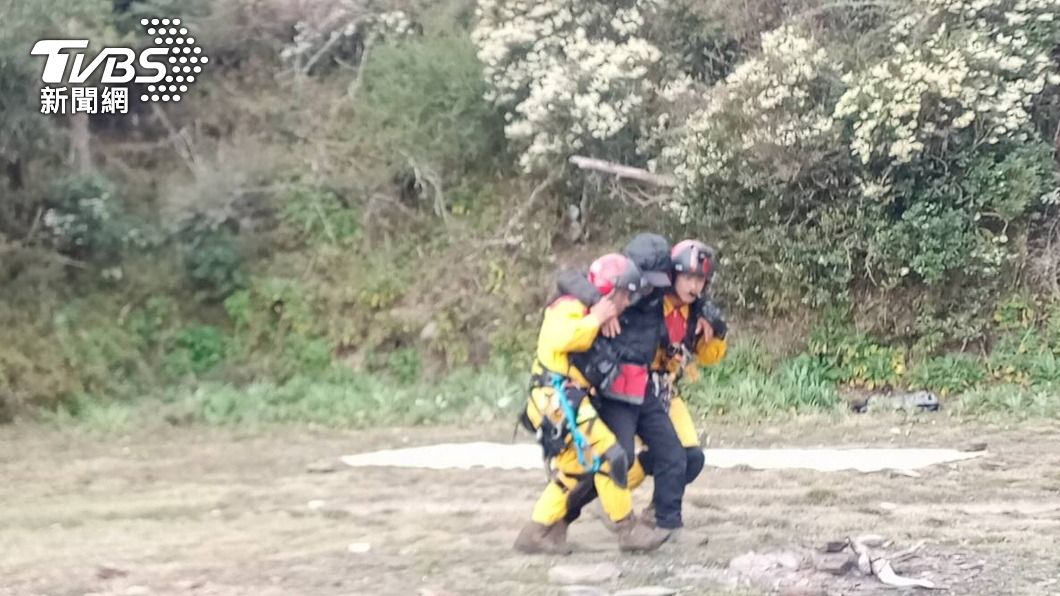 玉山北峰登山客高山症發作 黑鷹直升機馳援