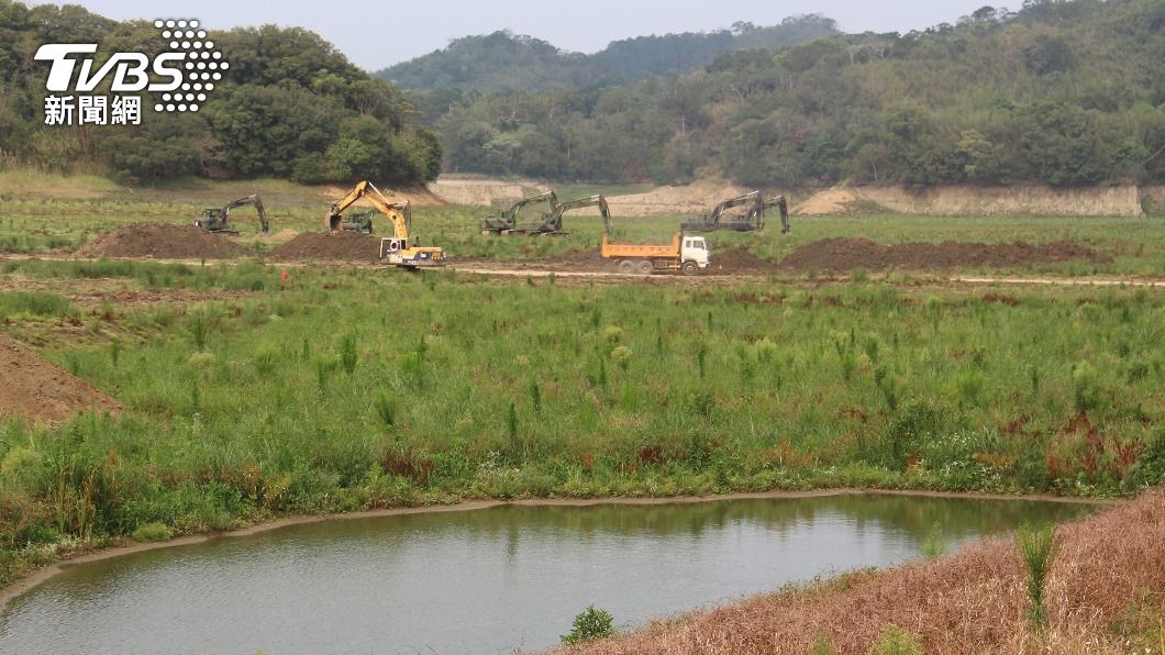 明德水庫距呆水位只剩6公尺　國軍把握時機清淤
