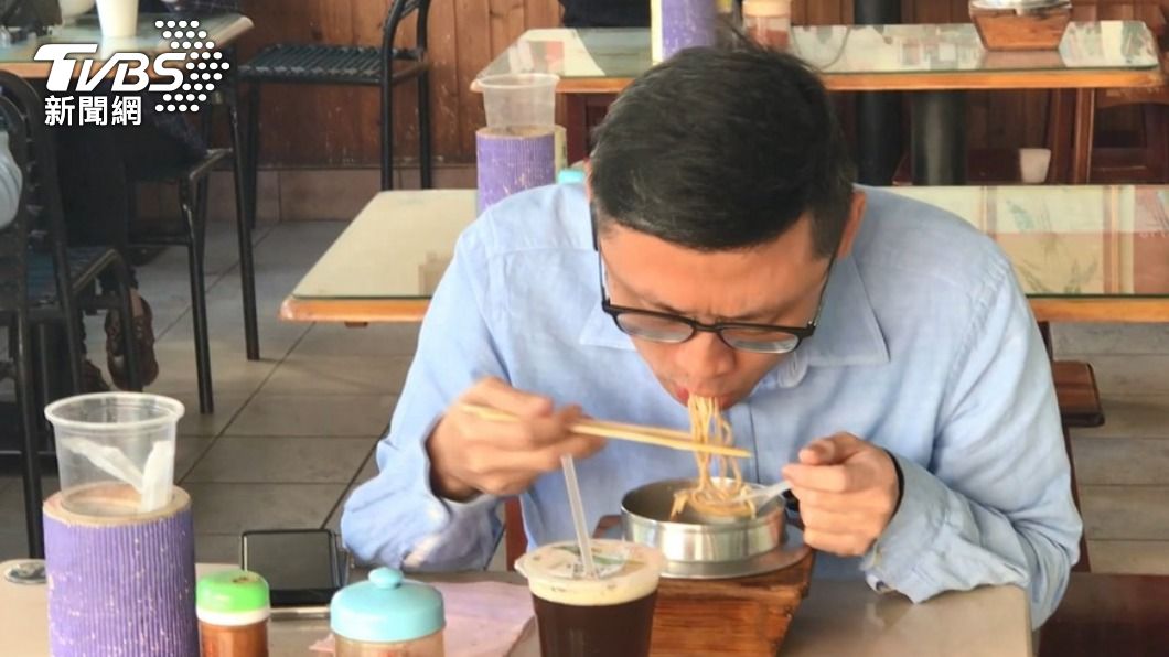 台南鍋燒意麵遠近馳名吸引許多老饕。(圖/TVBS)