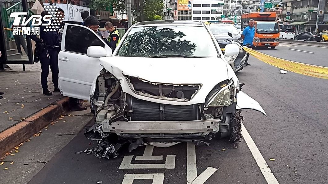通緝犯駕車遇攔檢不停 警開8槍逮人
