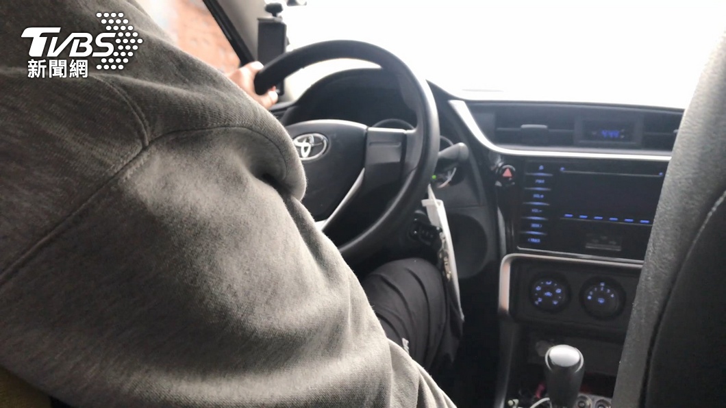 北市女搭車拒出示實聯簡訊 爆氣出拳打司機:就你最特別