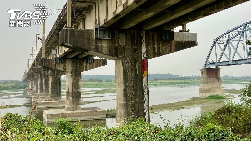 高雄水情緊4/1轉橙燈 台水備援民生管線末端供水
