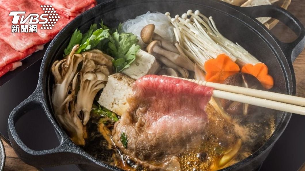 天氣逐漸轉涼,不少人都開始相約吃火鍋。(示意圖/shutterstock達志影像)