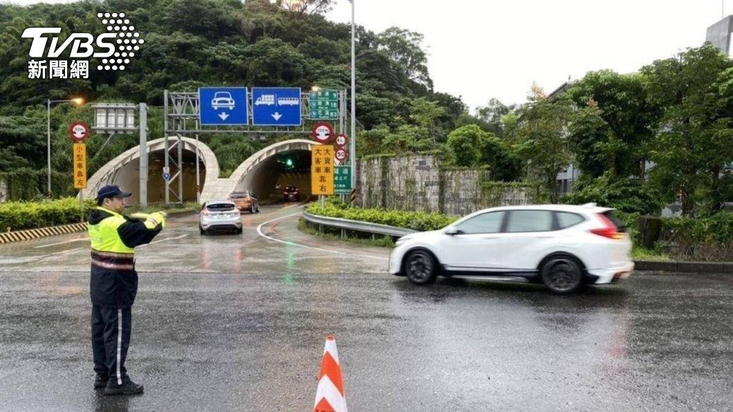 清明連假將湧人車潮 北市警百處路口提早到崗