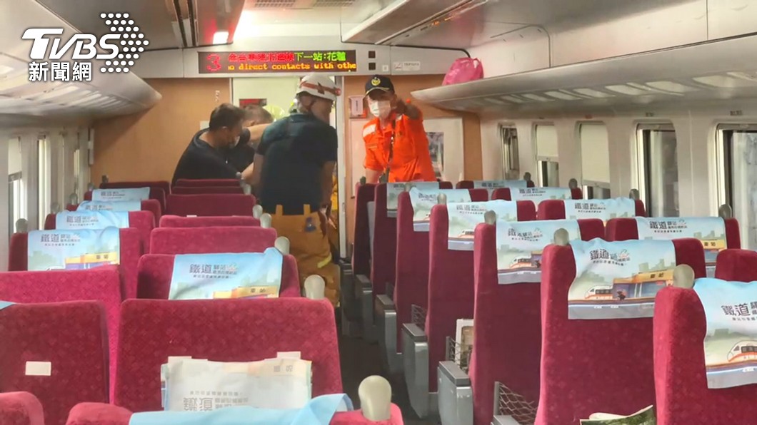 學者認為台鐵需要從風險管理較度來看待站票問題。(圖/TVBS)