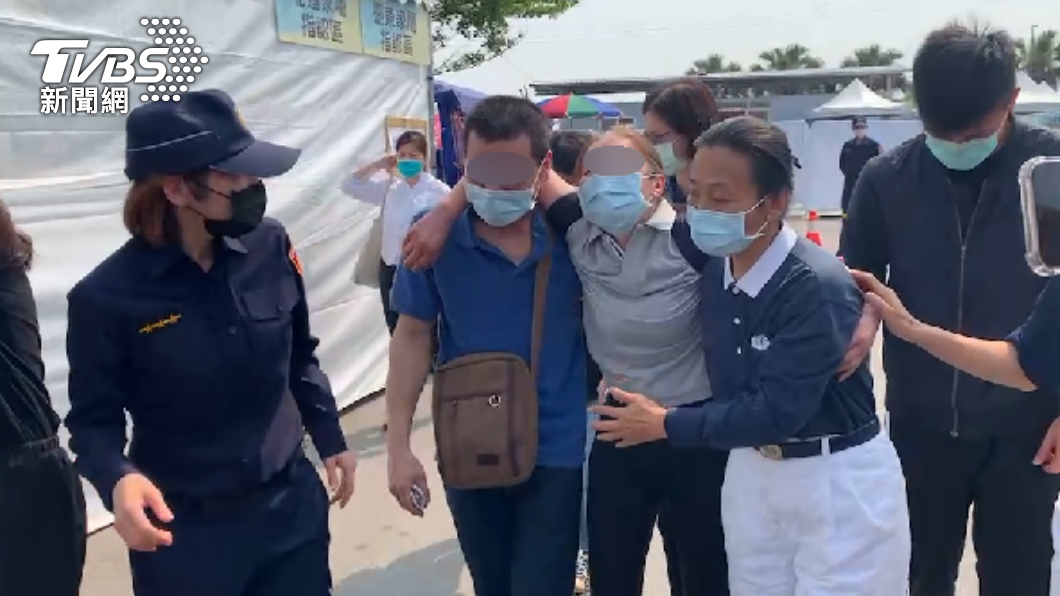 一家4口錯搭死亡列車!獨活媽徒手救女悲嘆:根本搬不動
