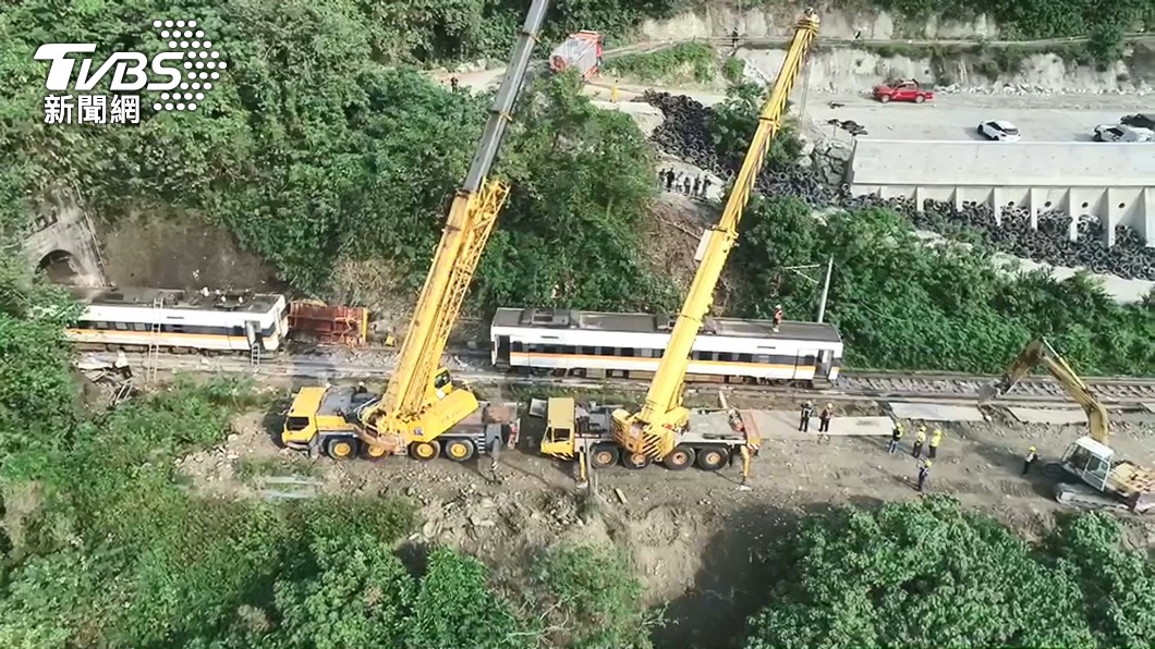 找到行車紀錄器和變形遺體　太魯閣罹難者增至51人