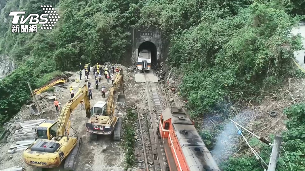 太魯閣號事故報告　出隧道至撞上墜落貨車僅7秒
