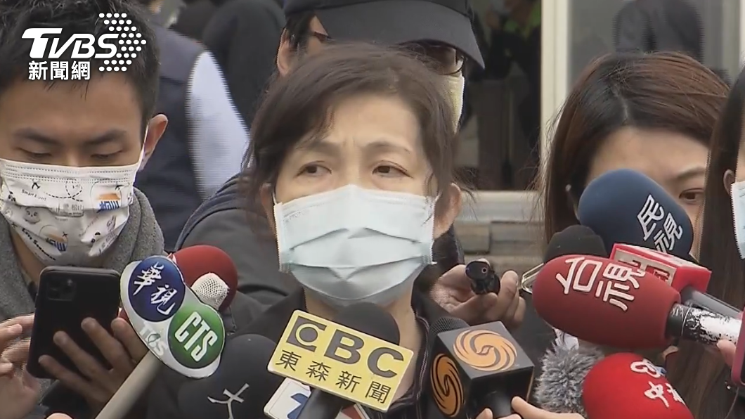 花蓮地檢署檢察長俞秀端證實列車出軌當下,不只李義祥一人在現場。(圖/TVBS)