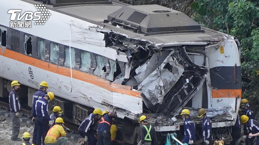 台鐵太魯閣號事故 前消防替代役受困中奮勇救援