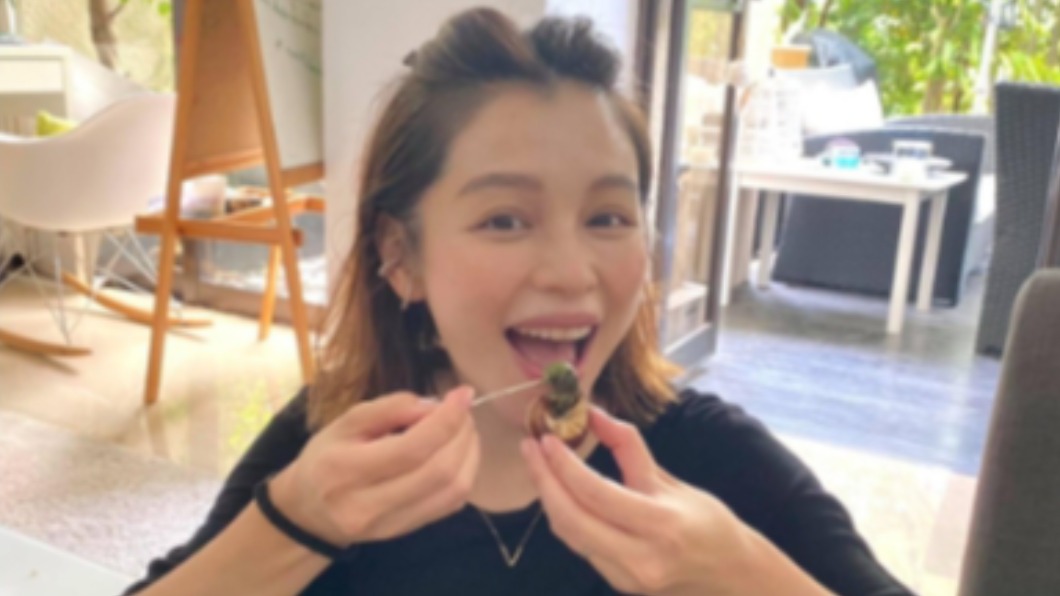 徐若瑄選擇芭樂、橄欖油和水煮蛋作為瘦身餐主食。(圖/翻攝自徐若瑄臉書)