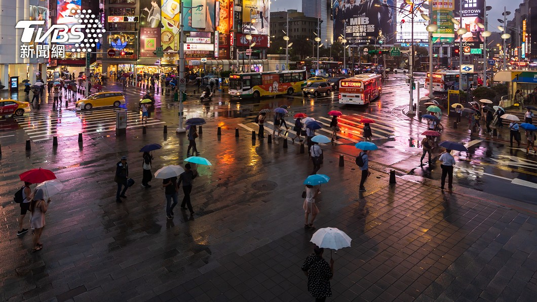 今晚變天!鋒面挾雨襲台「北東冷4天」 颱風最快明形成